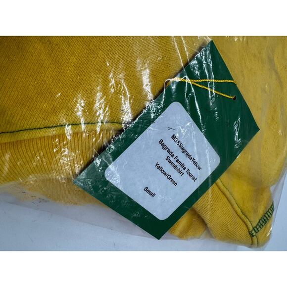 NWT Made Some Souvenirs Sagrada Familia Tourist Sweatshirt Yellow Crew Sz Small - Picture 9 of 9